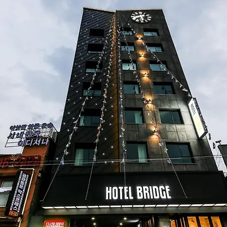 Hotel Bridge